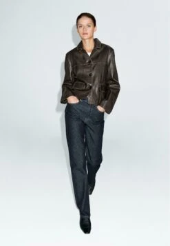 Massimo Dutti WITH LAPEL COLLAR - Leather Jacket - Mottled Dark Green 16 Massimo Dutti WITH LAPEL COLLAR - Leather Jacket - Mottled Dark Green -Massimo Dutti Shop fe2d0ecee7614a01bf89a890dd724f5a