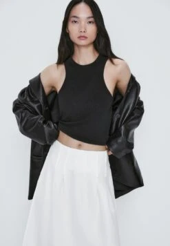 Massimo Dutti Sleeveless- Top - Black 24 Massimo Dutti Sleeveless- Top - Black -Massimo Dutti Shop ffc5acc0243d42fd804c5624403da7cd