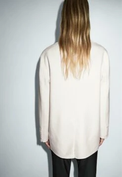 Massimo Dutti LAPEL COLLAR WITH DETACHABLE SCARF - Short Coat - White -Massimo Dutti Shop ffcfa429ac42478e9b55b4fb4a8cbce1