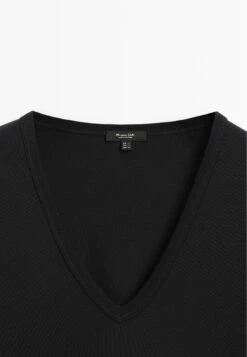 Massimo Dutti SHORT SLEEVE V-NECK - Basic T-shirt - Black 20 Massimo Dutti SHORT SLEEVE V-NECK - Basic T-shirt - Black -Massimo Dutti Shop ffe12da516ec47748a67e94379c3b78a
