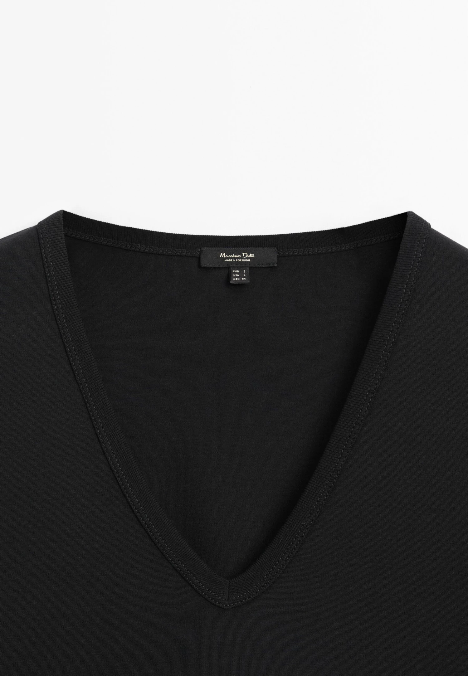 Massimo Dutti SHORT SLEEVE V-NECK - Basic T-shirt - Black 10 Massimo Dutti SHORT SLEEVE V-NECK - Basic T-shirt - Black - Image 8