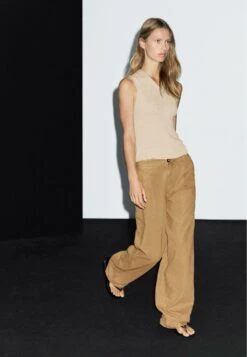 Massimo Dutti RELAXED FIT HIGH-WAIST - Straight Leg Jeans - Beige -Massimo Dutti Shop fff5ccaa39b14c71a531c4d3ec064044